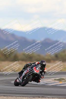 media/Nov-16-2025-Race Pace (Sun) [[8c5fa54630]]/Non Verified Riders (1st 20 Minutes)/5-Turn 15 (110pm)/